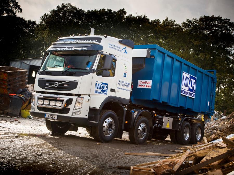  Volvo FM 380 8x4 2010 года  (UK) (фото 2 из 2)